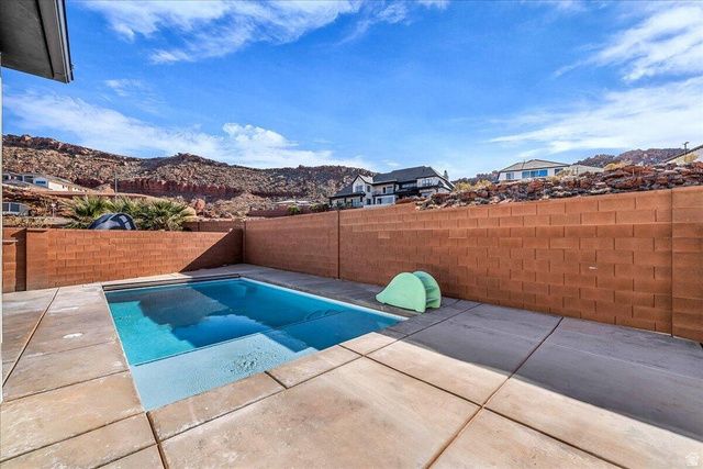 3827 S JESSAMINE CIR, St. George, UT 84790