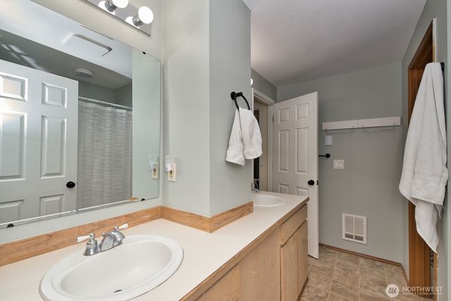 1347 Jasmine Lane, Bremerton, WA 98311