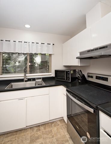 1347 Jasmine Lane, Bremerton, WA 98311