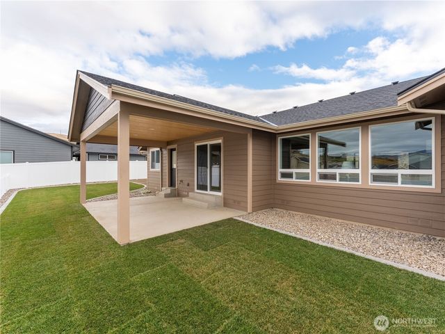 892 N Nile Avenue, East Wenatchee, WA 98802