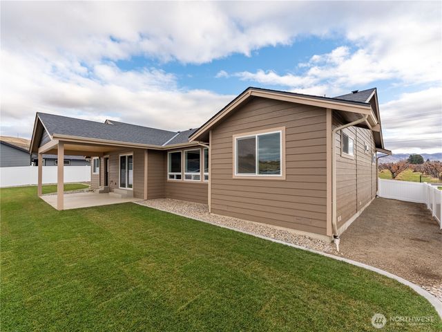 892 N Nile Avenue, East Wenatchee, WA 98802