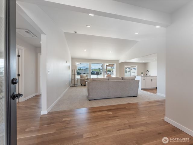 892 N Nile Avenue, East Wenatchee, WA 98802