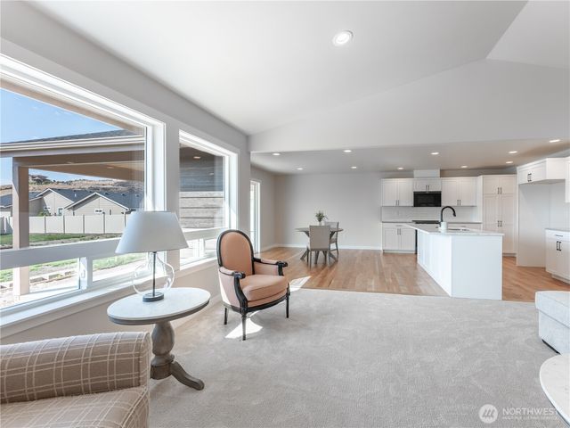 892 N Nile Avenue, East Wenatchee, WA 98802