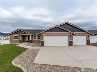 892 N Nile Avenue, East Wenatchee, WA 98802