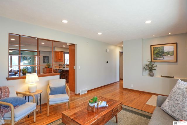 4105 N 92nd Avenue, Omaha, NE 68134