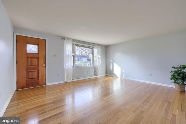 299 ROLLING TER, Leola, PA 17540