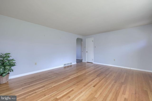 299 ROLLING TER, Leola, PA 17540