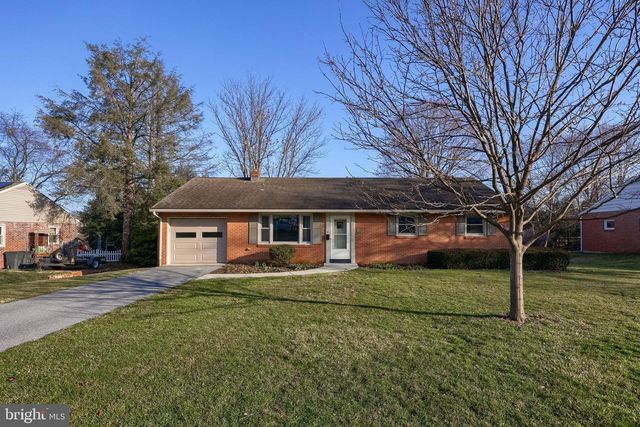 299 ROLLING TER, Leola, PA 17540