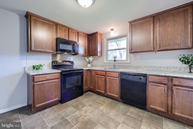 299 ROLLING TER, Leola, PA 17540