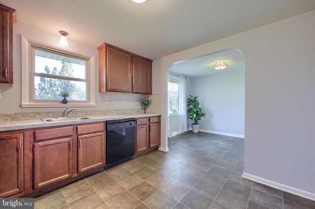 299 ROLLING TER, Leola, PA 17540