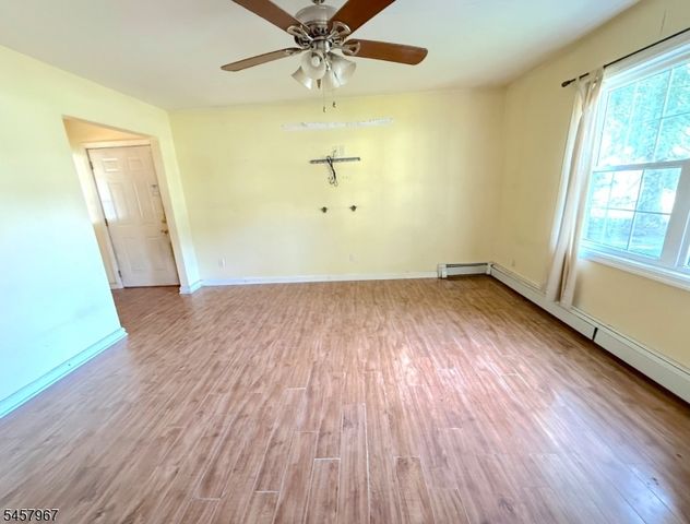 5 Brookside Ave, Pequannock Twp., NJ 07444
