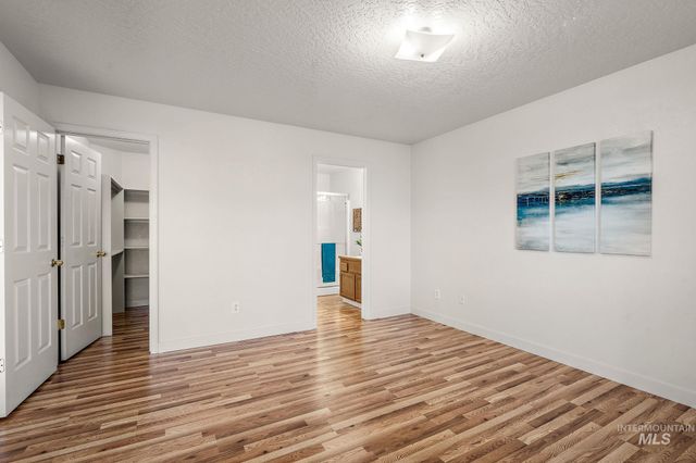 81 N Mirage St, Nampa, ID 83651