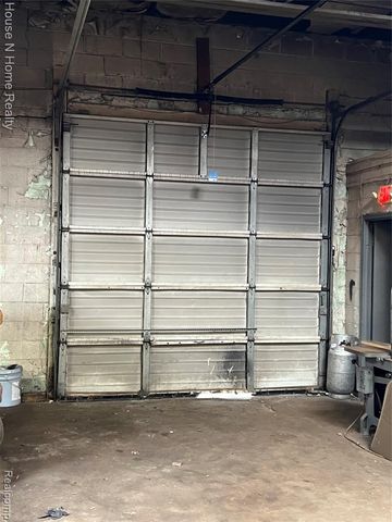 15100, 10, 14, E Warren Avenue, Detroit, MI 48224