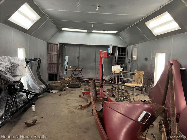 15100, 10, 14, E Warren Avenue, Detroit, MI 48224