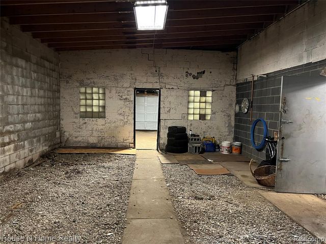 15100, 10, 14, E Warren Avenue, Detroit, MI 48224