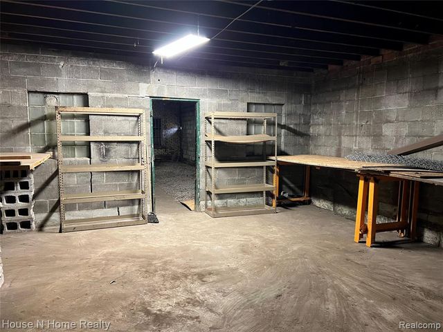 15100, 10, 14, E Warren Avenue, Detroit, MI 48224