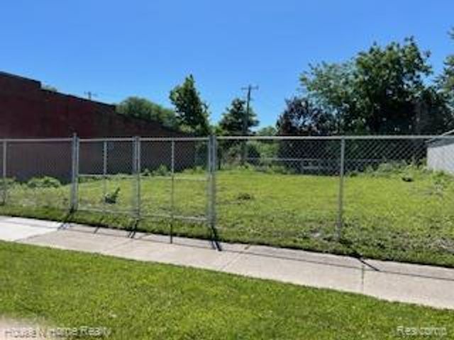 15100, 10, 14, E Warren Avenue, Detroit, MI 48224