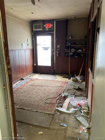 15100, 10, 14, E Warren Avenue, Detroit, MI 48224