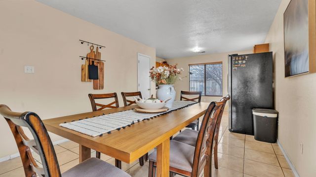7616 Blue Avena Avenue SW, Albuquerque, NM 87121