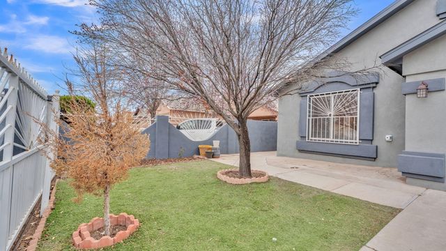 7616 Blue Avena Avenue SW, Albuquerque, NM 87121