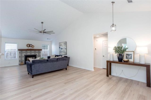 2486 Insdale Trace NW, Acworth, GA 30101