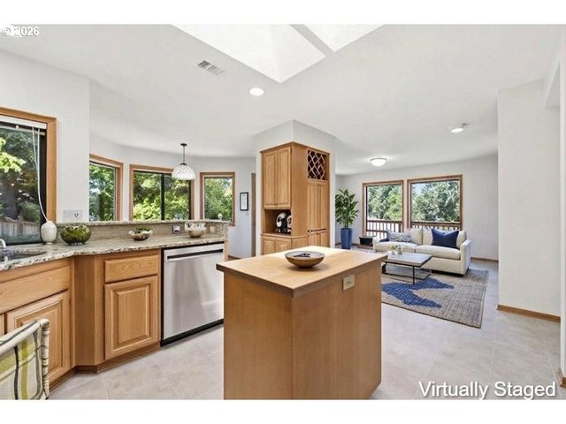 3066 SOLOMAN Loop, Eugene, OR 97405