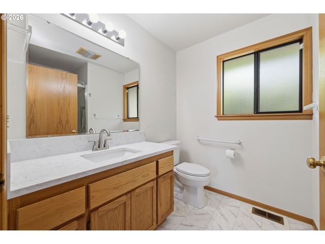 3066 SOLOMAN Loop, Eugene, OR 97405