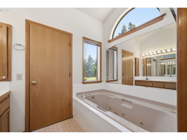 3066 SOLOMAN Loop, Eugene, OR 97405