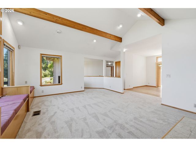 3066 SOLOMAN Loop, Eugene, OR 97405