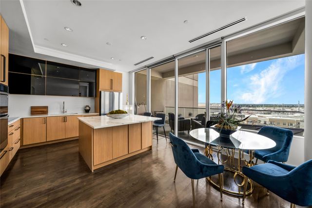 2408 Victory Park Lane 832, Dallas, TX 75219