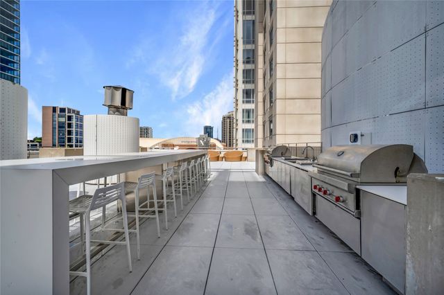 2408 Victory Park Lane 832, Dallas, TX 75219