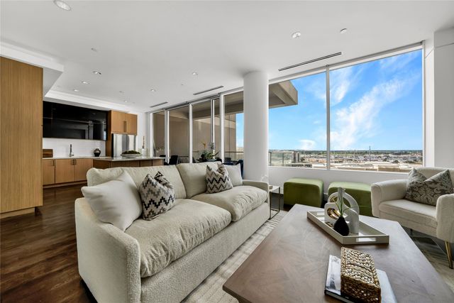 2408 Victory Park Lane 832, Dallas, TX 75219