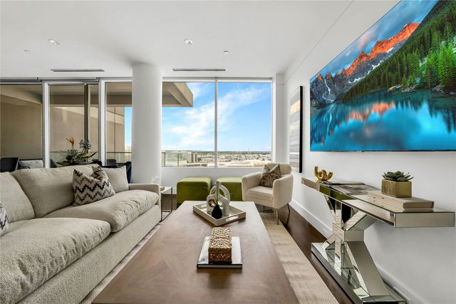 2408 Victory Park Lane 832, Dallas, TX 75219