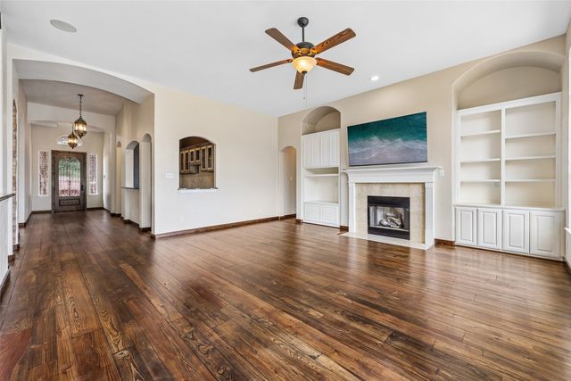 8330 Elena Drive, Lantana, TX 76226