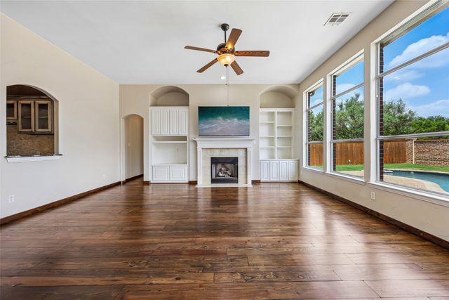 8330 Elena Drive, Lantana, TX 76226