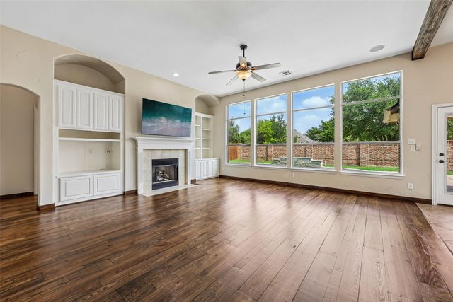 8330 Elena Drive, Lantana, TX 76226