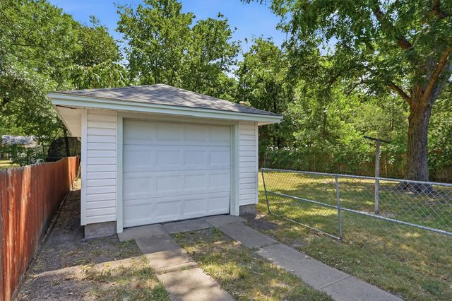 545 N Wharton Street, Sherman, TX 75092