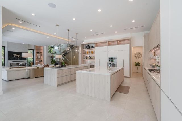 400 NE 4th Street, Boca Raton, FL 33432