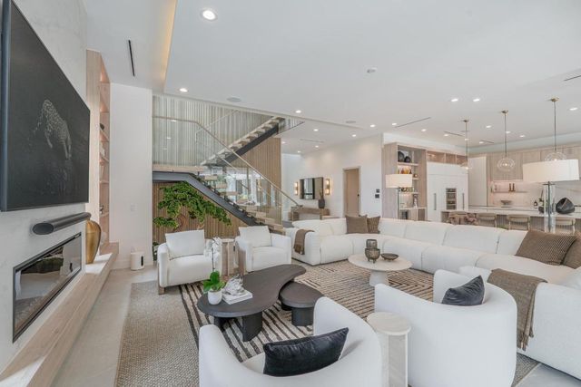 400 NE 4th Street, Boca Raton, FL 33432