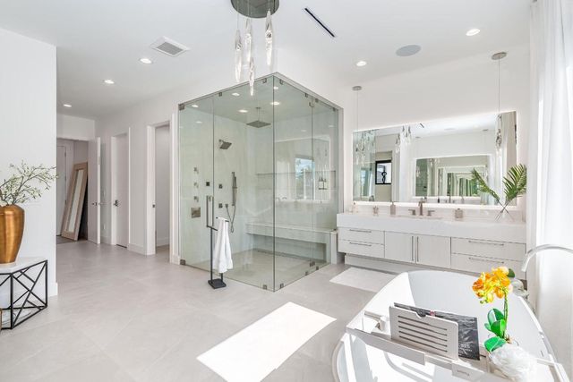 400 NE 4th Street, Boca Raton, FL 33432