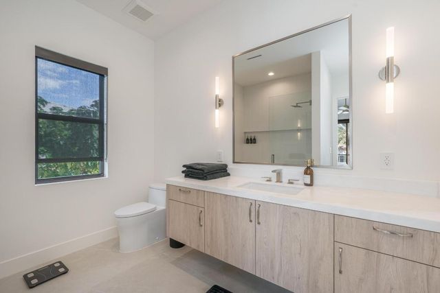 400 NE 4th Street, Boca Raton, FL 33432