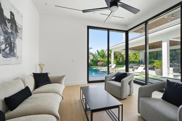 400 NE 4th Street, Boca Raton, FL 33432