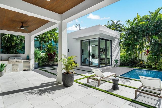 400 NE 4th Street, Boca Raton, FL 33432