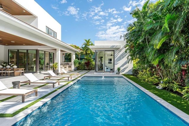 400 NE 4th Street, Boca Raton, FL 33432