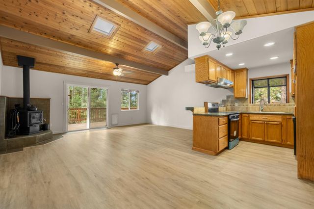 5648 Sierra Springs Dr, Pollock Pines, CA 95726
