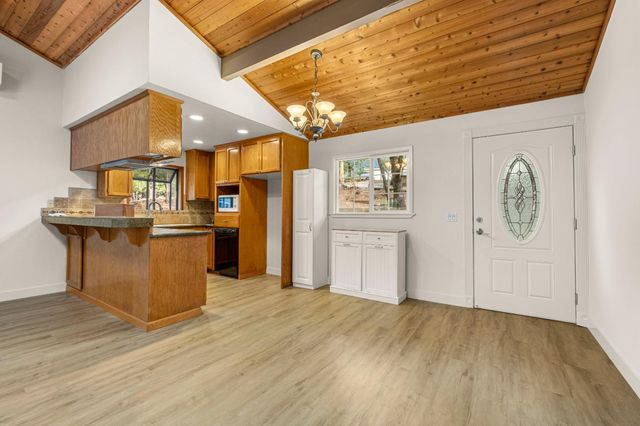 5648 Sierra Springs Dr, Pollock Pines, CA 95726