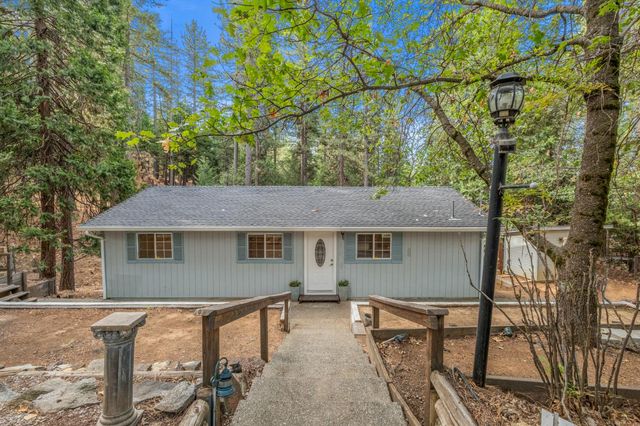 5648 Sierra Springs Dr, Pollock Pines, CA 95726
