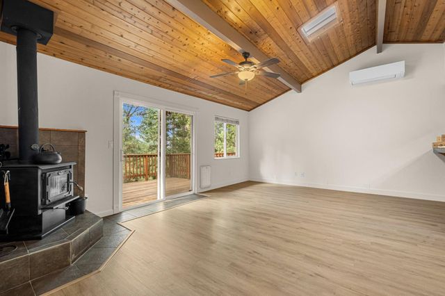 5648 Sierra Springs Dr, Pollock Pines, CA 95726