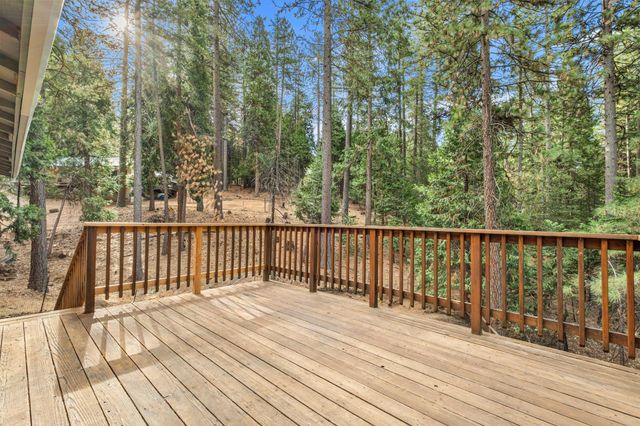 5648 Sierra Springs Dr, Pollock Pines, CA 95726