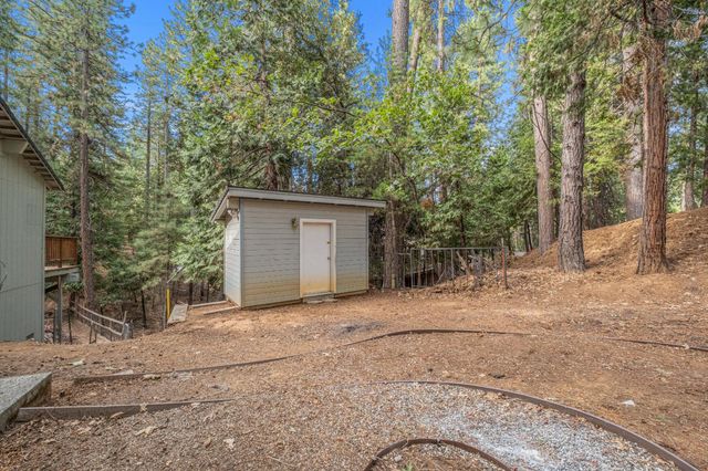 5648 Sierra Springs Dr, Pollock Pines, CA 95726